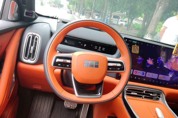 Used Geely Galaxy M9 2025 Model 210km Four-Wheel-Drive Leading Edition Steering Wheel