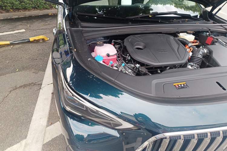 Used Geely Galaxy Starlight 7 2026 Model 220km Four-Wheel-Drive Starlight Edition Engine Bay Right