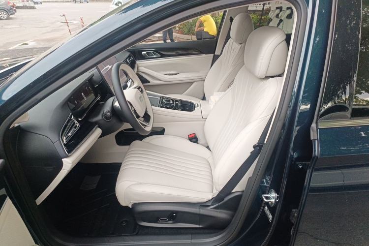 Used Geely Galaxy Starlight 7 2026 Model 220km Four-Wheel-Drive Starlight Edition Left Front Seat