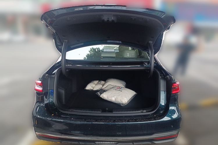 Used Geely Galaxy Starlight 7 2026 Model 220km Four-Wheel-Drive Starlight Edition Trunk