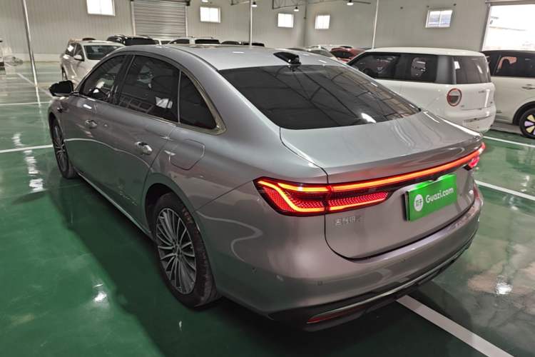 Used Geely Galaxy Starlight 7 2026 Model 230km Two-Wheel-Drive Exploration+ Edition Exterior 2