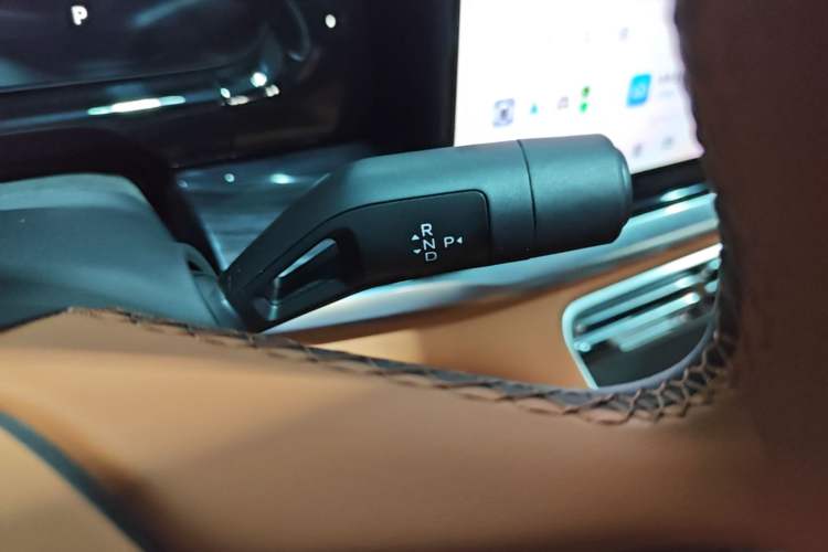Used Geely Galaxy Starlight 7 2026 Model 230km Two-Wheel-Drive Exploration+ Edition Gear Lever