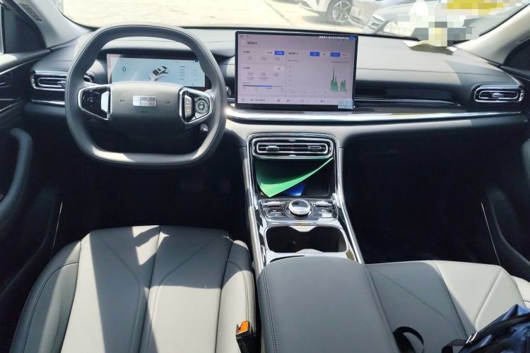 Used Geely Galaxy Stellar 6 2026 Model 125km Long-range Edition Center Console