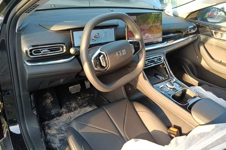 Used Geely Galaxy Stellar 6 2026 Model 125km Long-range Edition Center Console