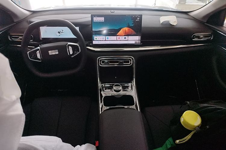 Used Geely Galaxy Stellar 6 2026 Model 125km Long-range Edition Center Console