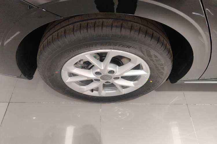 Used Geely Galaxy Stellar 6 2026 Model 60km Exploration Edition Exterior 5