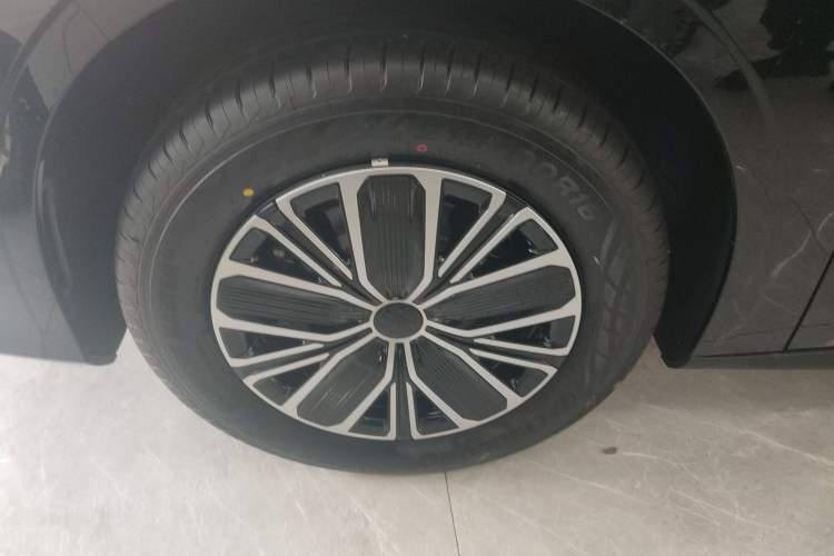 Used Geely Galaxy Stellar 6 2026 Model 60km Sailing Edition Exterior 7