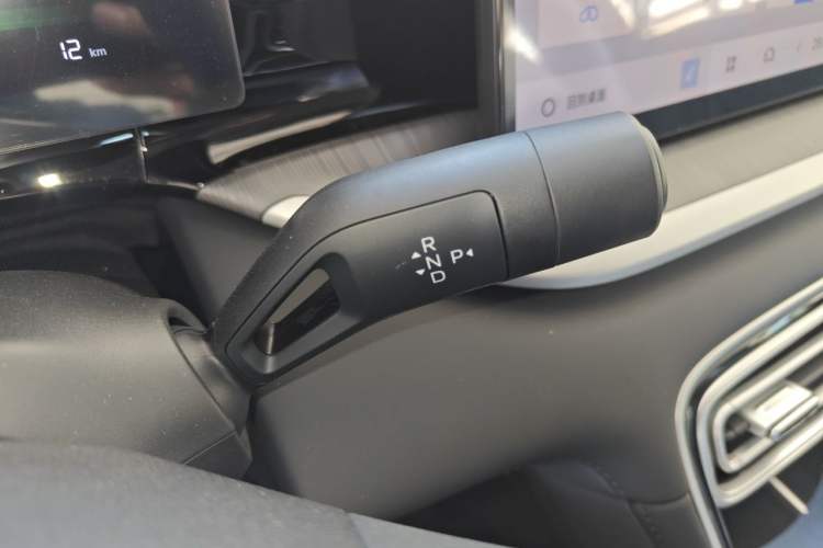 Used Geely Galaxy Stellar 6 2026 Model 60km Sailing Edition Gear Lever