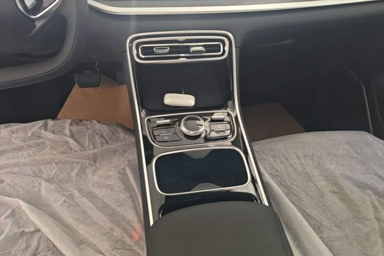 Used Geely Galaxy Stellar 6 2026 Model 60km Sailing Edition Gear Lever