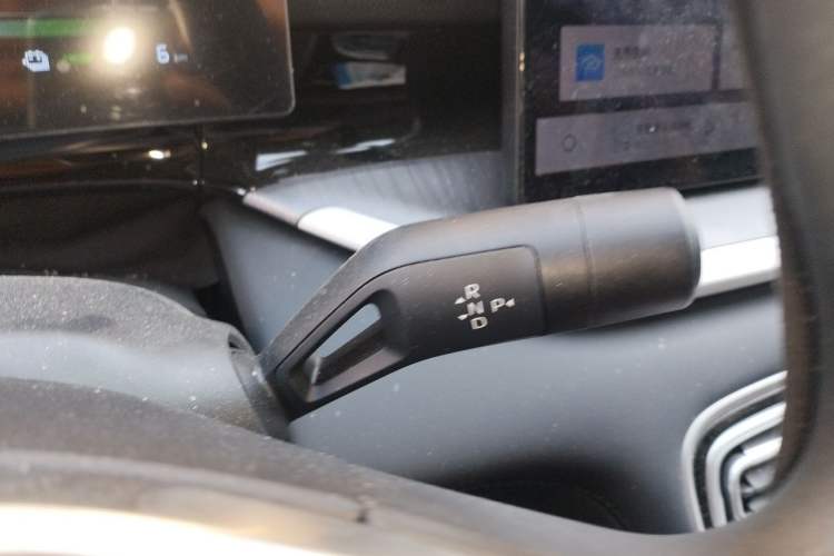 Used Geely Galaxy Stellar 6 2026 Model 60km Sailing Edition Gear Lever