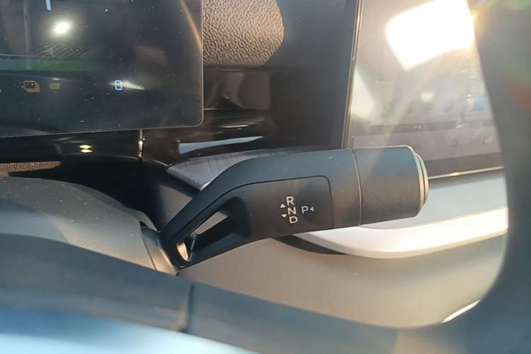 Used Geely Galaxy Stellar 6 2026 Model 60km Sailing Edition Gear Lever