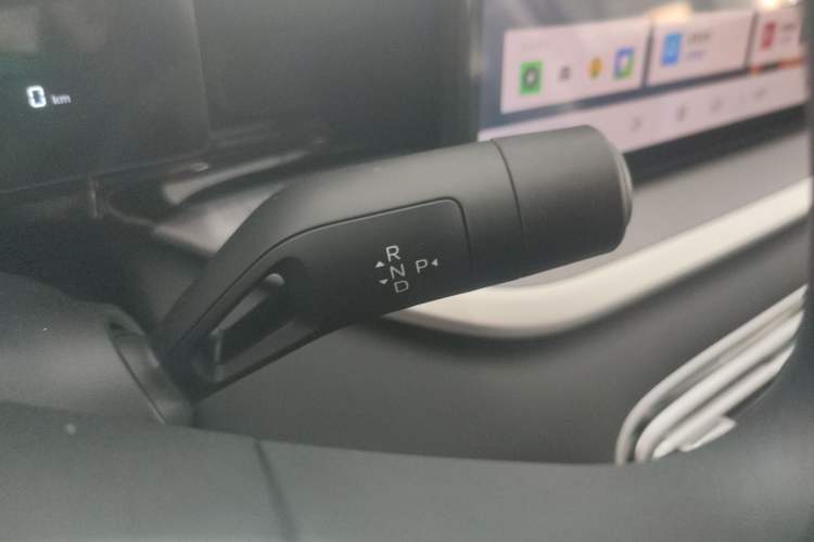 Used Geely Galaxy Stellar 6 2026 Model 60km Sailing Edition Gear Lever