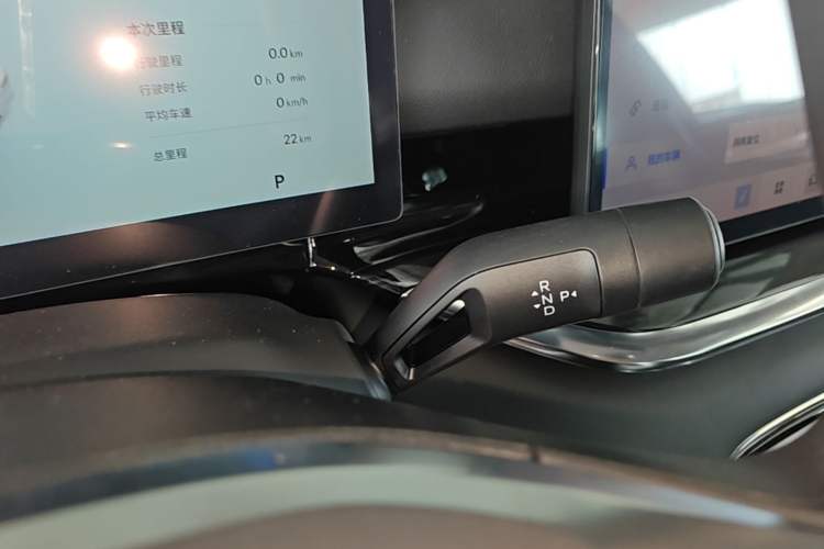 Used Geely Galaxy Stellar 6 2026 Model 125km Long-range Edition Gear Lever
