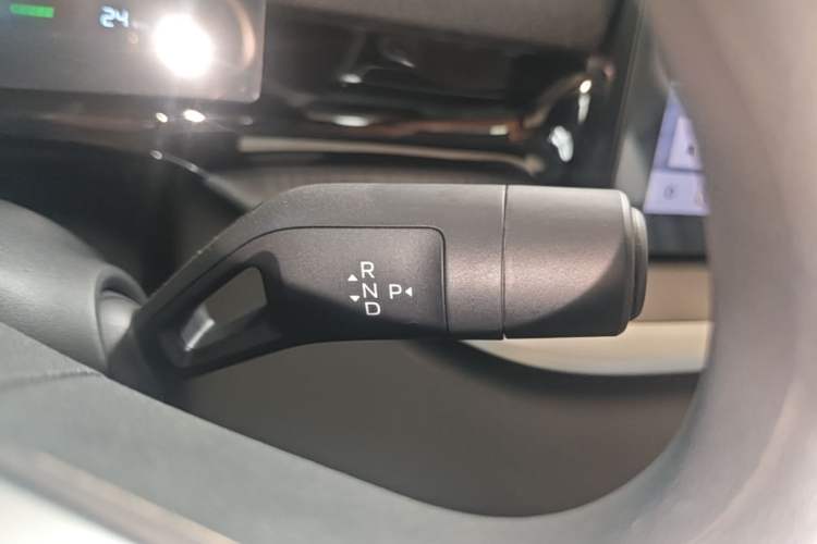 Used Geely Galaxy Stellar 6 2026 Model 60km Free-Style Edition Gear Lever