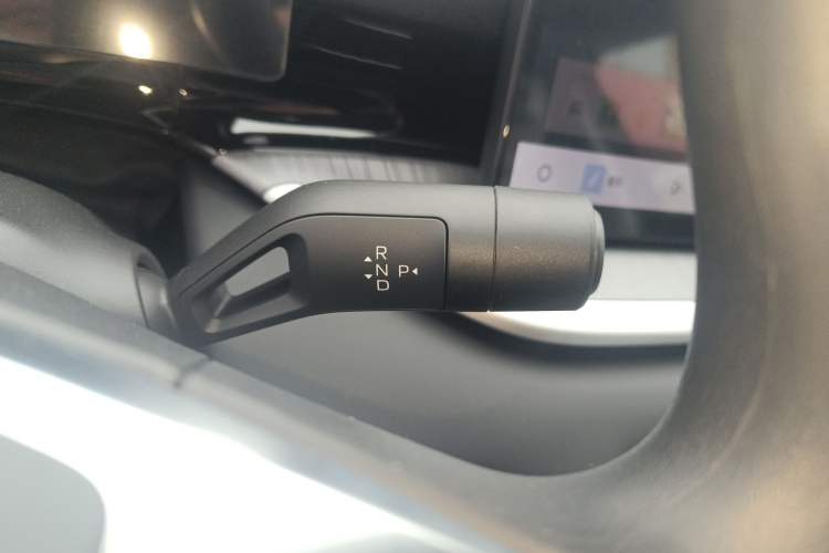Used Geely Galaxy Stellar 6 2026 Model 60km Sailing Edition Gear Lever