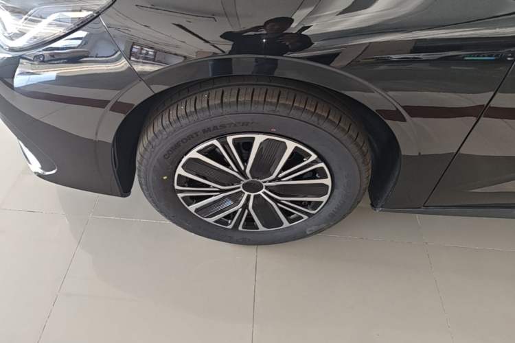 Used Geely Galaxy Stellar 6 2026 Model 60km Sailing Edition Left Front Wheel Hub