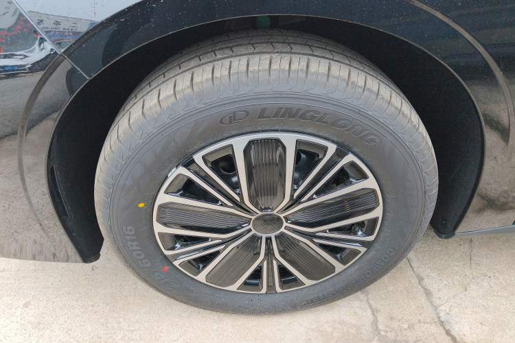 Used Geely Galaxy Stellar 6 2026 Model 60km Sailing Edition Left Front Wheel Hub