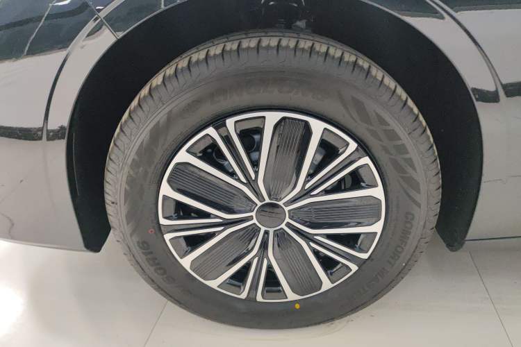 Used Geely Galaxy Stellar 6 2026 Model 60km Sailing Edition Left Front Wheel Hub
