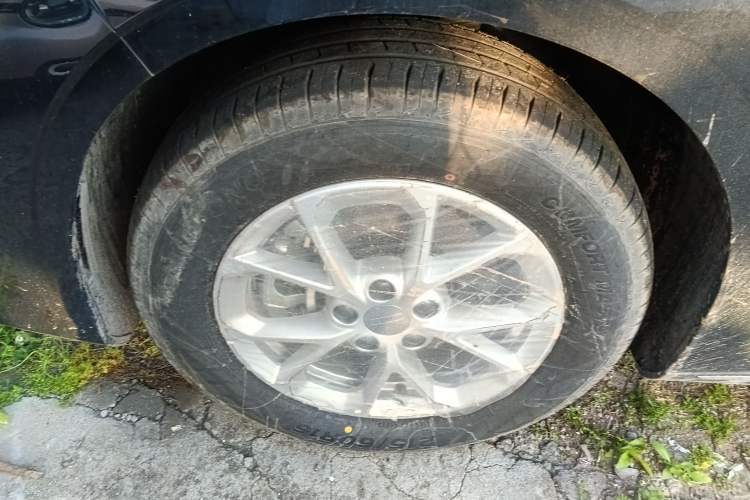 Used Geely Galaxy Stellar 6 2026 Model 125km Long-range Edition Left Front Wheel Hub