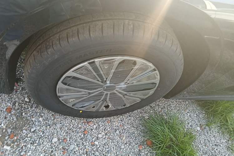 Used Geely Galaxy Stellar 6 2026 Model 60km Sailing Edition Left Front Wheel Hub