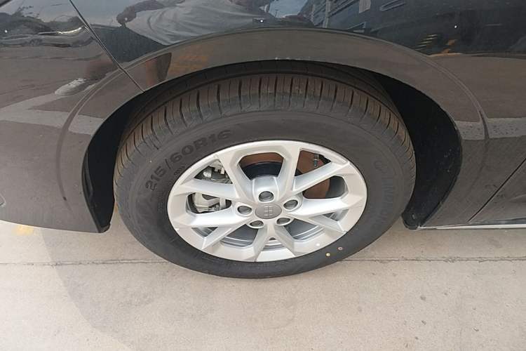 Used Geely Galaxy Stellar 6 2026 Model 125km Long-range Edition Left Front Wheel Hub