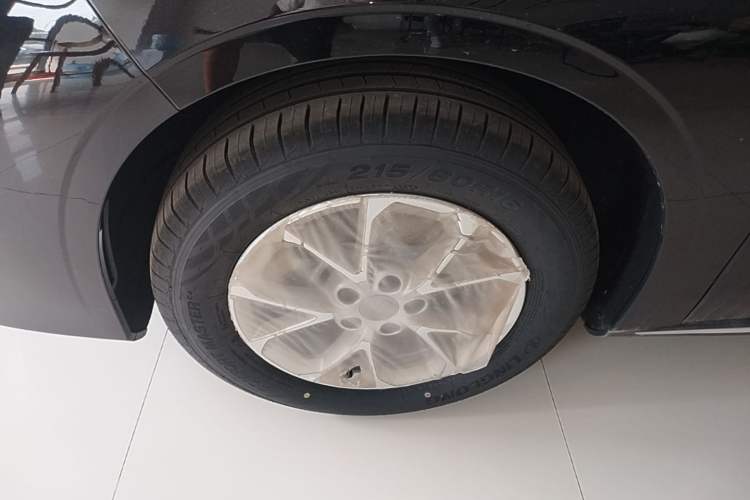 Used Geely Galaxy Stellar 6 2026 Model 125km Long-range Edition Left Front Wheel Hub