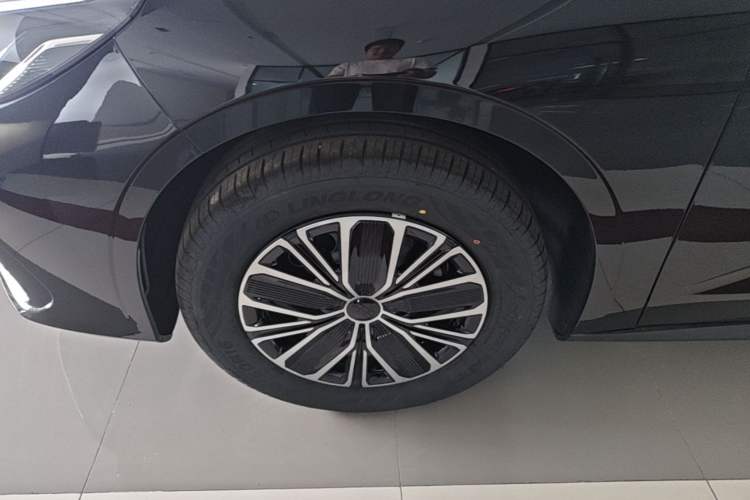 Used Geely Galaxy Stellar 6 2026 Model 60km Sailing Edition Left Front Wheel Hub