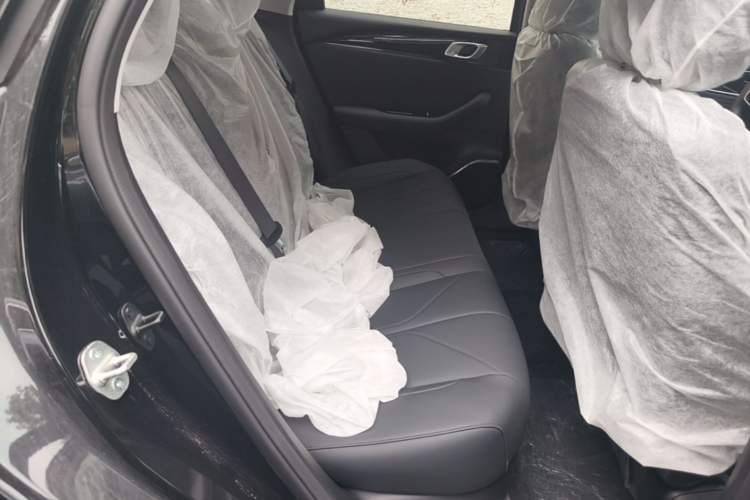 Used Geely Galaxy Stellar 6 2026 Model 125km Free-Style Edition Left Rear Seat