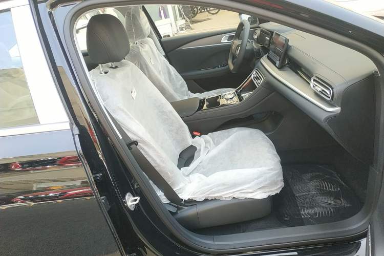 Used Geely Galaxy Stellar 6 2026 Model 125km Free-Style Edition Right Front Seat