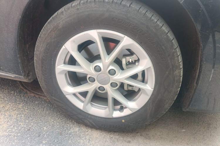 Used Geely Galaxy Stellar 6 2026 Model 125km Long-range Edition Right Front Wheel Hub