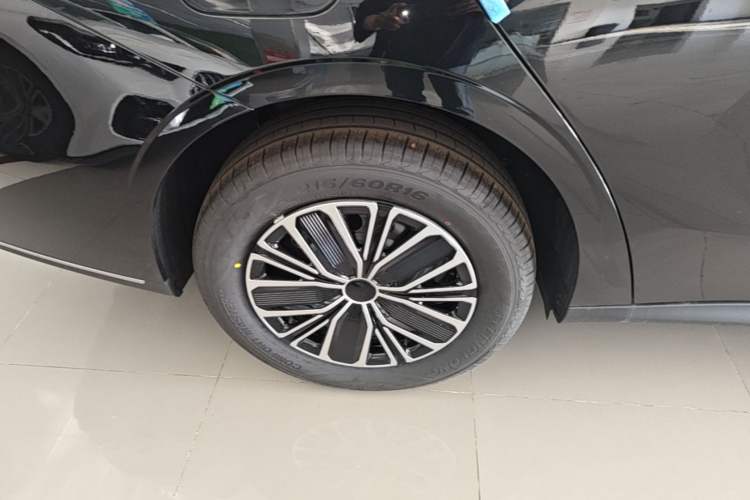 Used Geely Galaxy Stellar 6 2026 Model 60km Sailing Edition Right Rear Wheel Hub