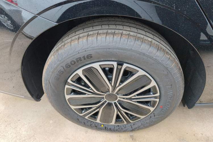 Used Geely Galaxy Stellar 6 2026 Model 60km Sailing Edition Right Rear Wheel Hub