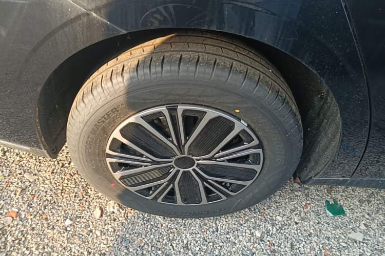 Used Geely Galaxy Stellar 6 2026 Model 60km Sailing Edition Right Rear Wheel Hub
