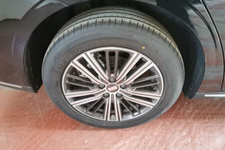 Used Geely Galaxy Stellar 6 2026 Model 125km Exploration+ Edition Right Rear Wheel Hub