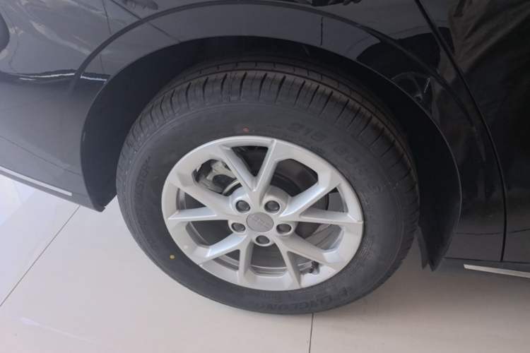 Used Geely Galaxy Stellar 6 2026 Model 125km Long-range Edition Right Rear Wheel Hub