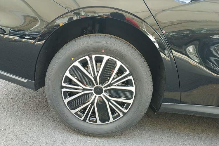 Used Geely Galaxy Stellar 6 2026 Model 125km Free-Style Edition Right Rear Wheel Hub
