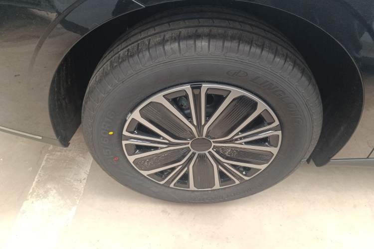 Used Geely Galaxy Stellar 6 2026 Model 60km Sailing Edition Right Rear Wheel Hub