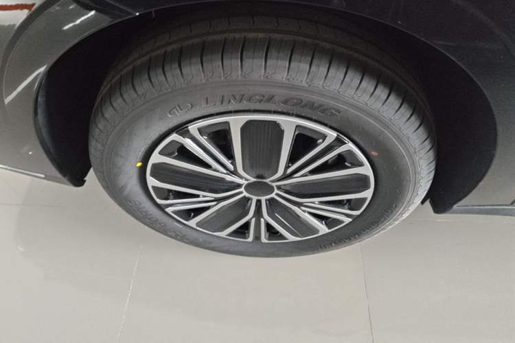 Used Geely Galaxy Stellar 6 2026 Model 60km Sailing Edition Right Rear Wheel Hub