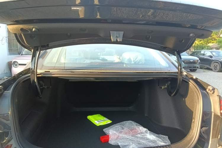 Used Geely Galaxy Stellar 6 2026 Model 125km Long-range Edition Trunk