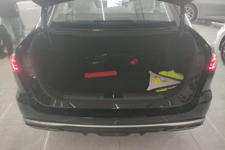 Used Geely Galaxy Stellar 6 2026 Model 60km Sailing Edition Trunk