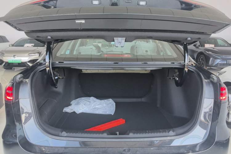 Used Geely Galaxy Stellar 6 2026 Model 125km Long-range Edition Trunk