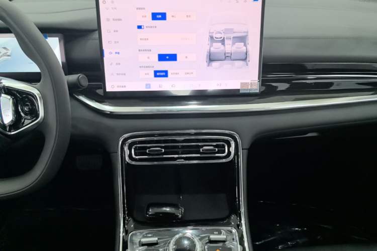 Used Geely Galaxy Stellar 6 2026 Model 125km Long-range Edition Audio And AC Panel