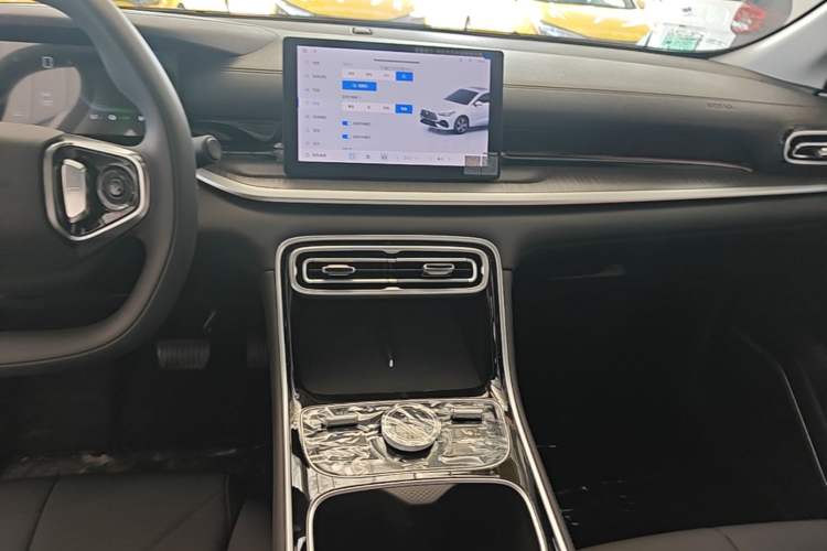 Used Geely Galaxy Stellar 6 2026 Model 125km Free-Style Edition Audio And AC Panel