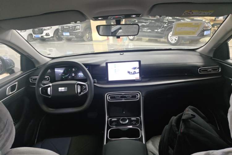 Used Geely Galaxy Stellar 6 2026 Model 125km Free-Style Edition Center Console