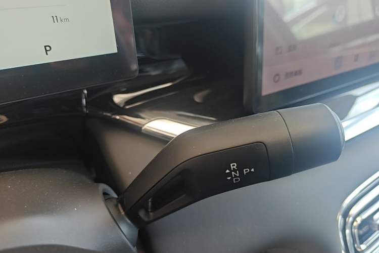 Used Geely Galaxy Stellar 6 2026 Model 125km Long-range Edition Gear Lever