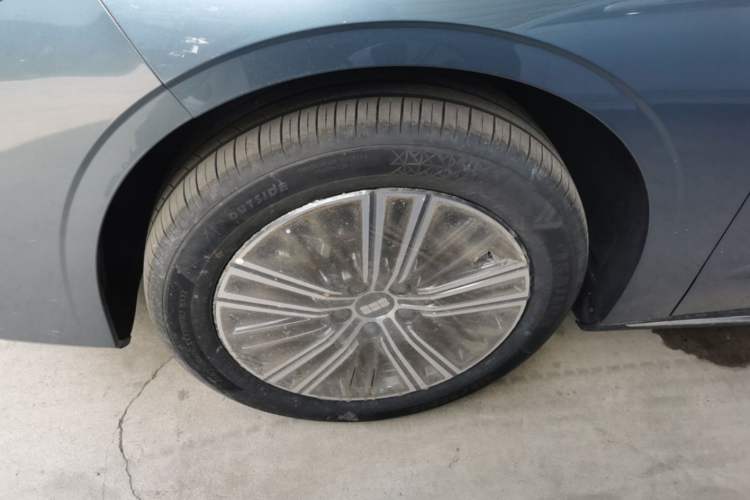 Used Geely Galaxy Stellar 6 2026 Model 125km Exploration+ Edition Left Front Wheel Hub