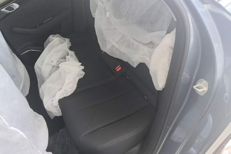 Used Geely Galaxy Stellar 6 2026 Model 125km Free-Style Edition Left Rear Seat
