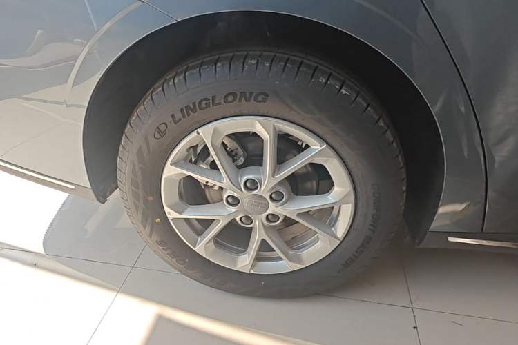 Used Geely Galaxy Stellar 6 2026 Model 125km Long-range Edition Right Rear Wheel Hub
