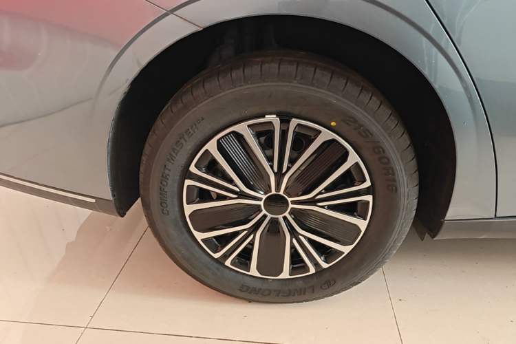 Used Geely Galaxy Stellar 6 2026 Model 125km Free-Style Edition Right Rear Wheel Hub