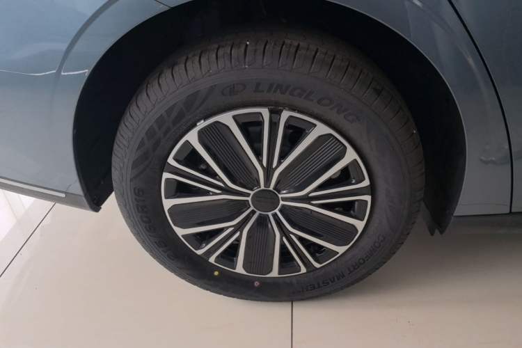 Used Geely Galaxy Stellar 6 2026 Model 125km Free-Style Edition Right Rear Wheel Hub